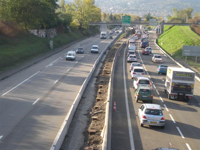 Ces pieux constituent les fondations profondes des écrans phoniques