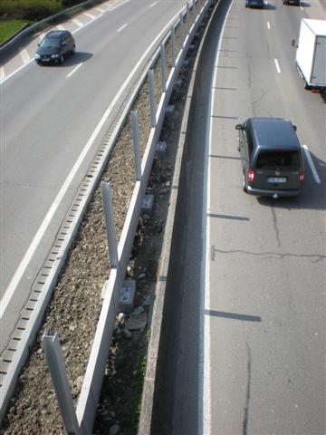 Début de la pose du bas des écrans.