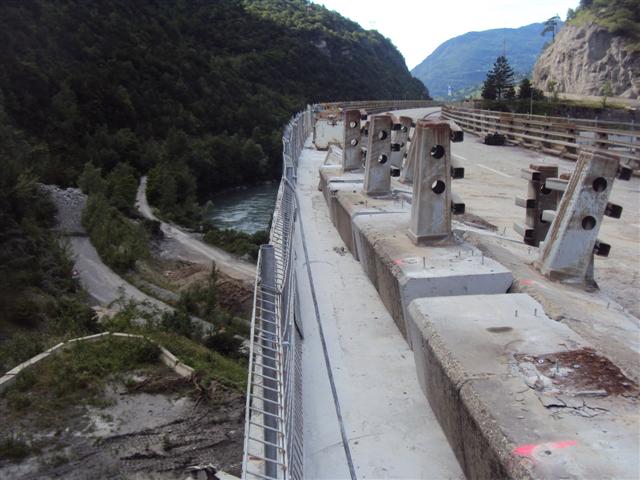 Portion de viaduc sans dispositif de retenue